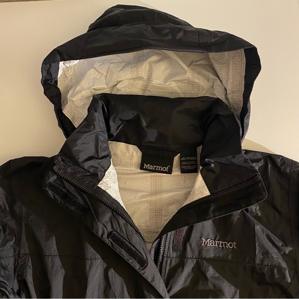 Marmot PreCip Black Rain Jacket – Women’s XS